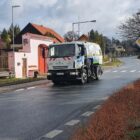 Strojní i ruční čištění ulic v Jílovišti